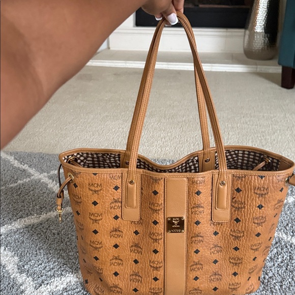 Reversible Liz Shopper In Visetos Medium - Picture 4 of 13